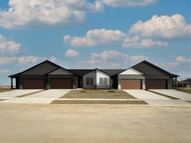 Townhouse for sale in Le Claire, Iowa