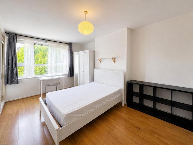 Apartment for rent in Mile End, Greater London