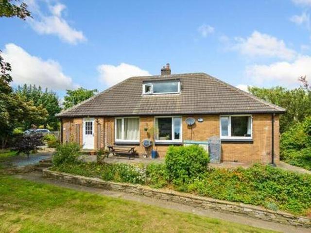 House for sale in Huddersfield, West Yorkshire