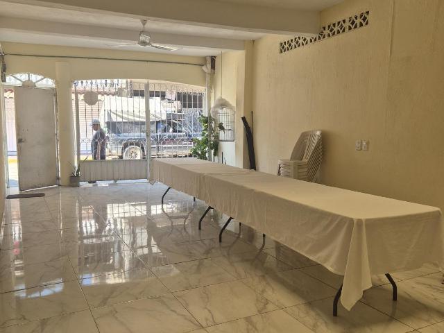 Local Comercial en venta en Zihuatanejo de Azueta, Guerrero