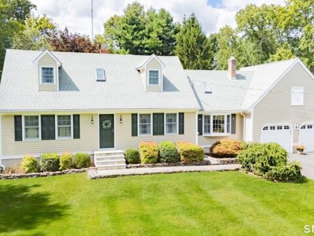 House for sale in Hamden, Connecticut