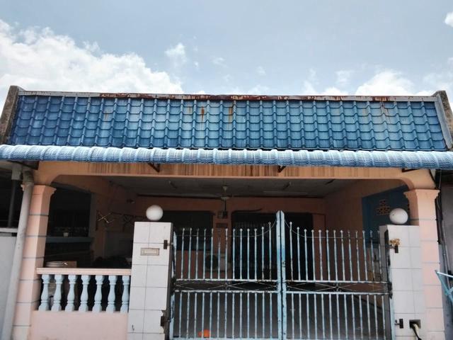 Terraced House for sale in Malaka