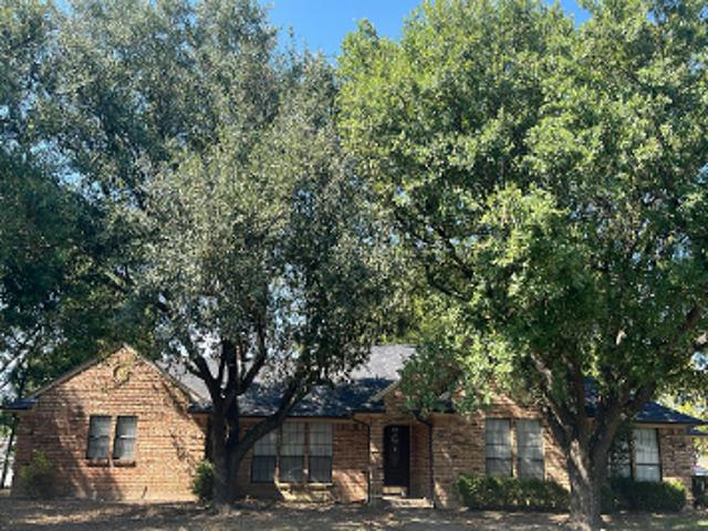 House for sale in Wills Point, Texas