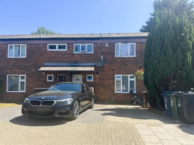 Apartment for rent in Pinner, Greater London