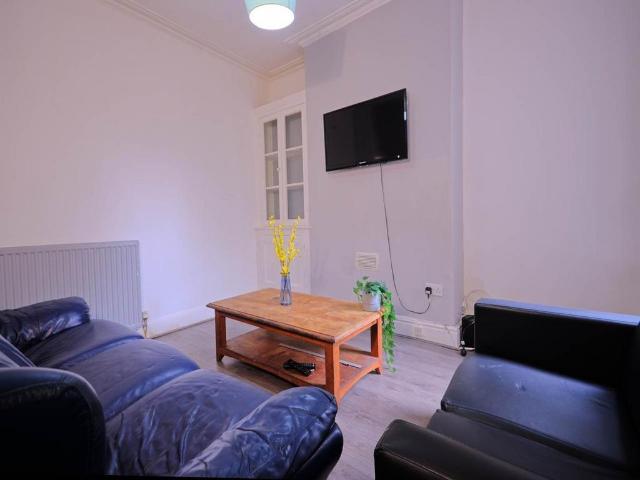 House for rent in Kensington, Calderstones