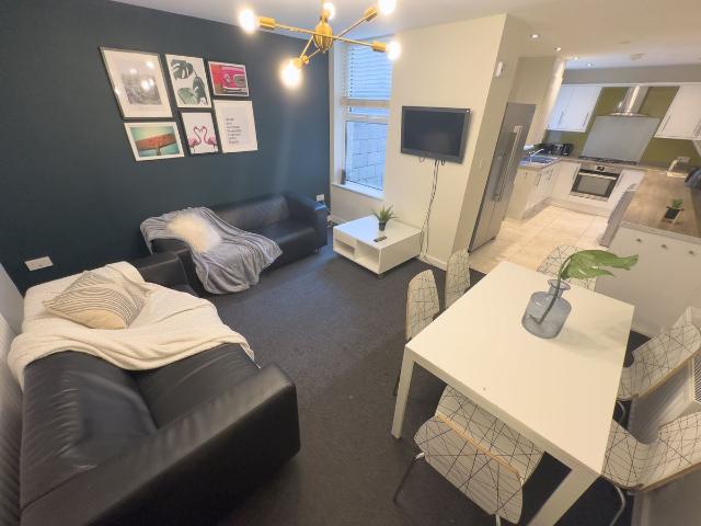 House for rent in Kensington, Calderstones