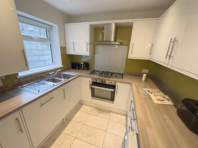 Room for rent in Kensington, Calderstones