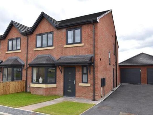 House for sale in Mirfield, West Yorkshire