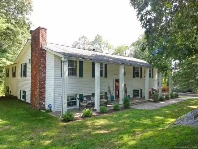 House for rent in Southbury House for rent in Southbury