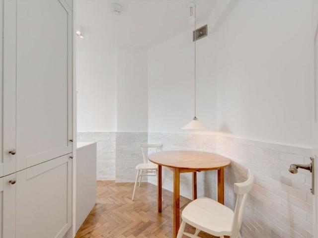 Apartment for rent in King's Cross, Cat Hill
