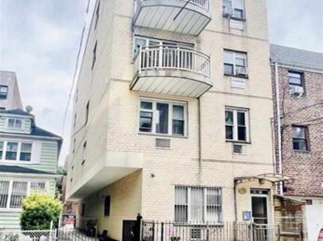 Condo for sale in Elmhurst