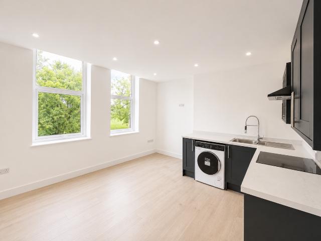 Apartment for rent in Elm Park, Calderstones