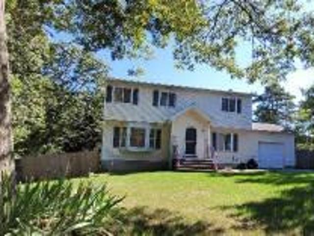 House for sale in Coram House for sale in Coram
