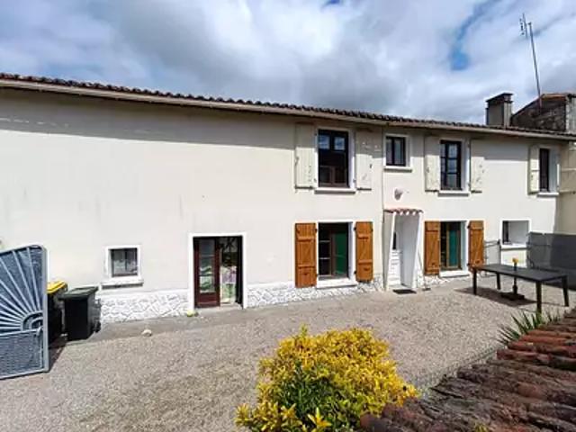 Maison vente à Confolens, Juillé
