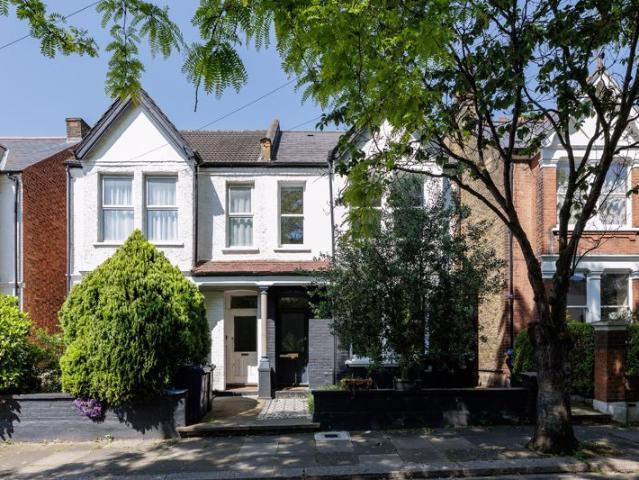 House for rent in London Borough of Ealing, Greater London