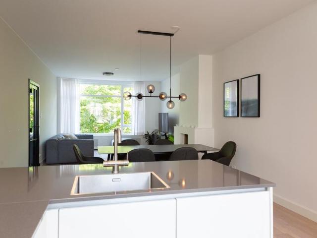 Appartement te huur in Bezuidenhout, Zuid Holland