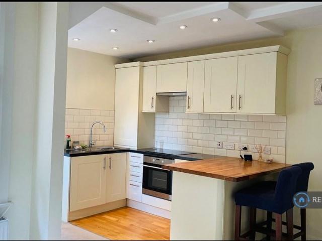 House for rent in London Borough of Ealing, Greater London