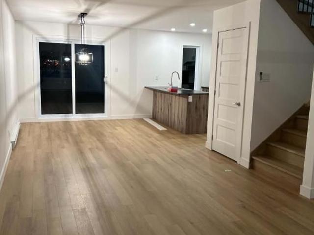 Apartment for rent in Sainte-Catherine-de-la-Jacques-Cartier, Capitale-Nationale