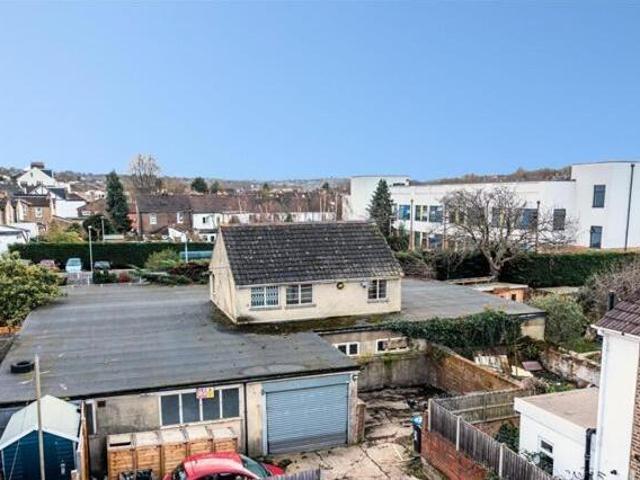 House for rent in Surrey