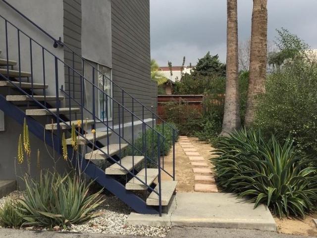 Apartment for rent in Canoga Park, California
