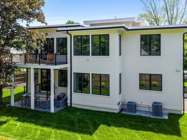 House for sale in Newton