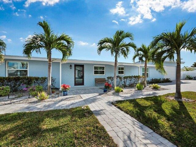 House for sale in Longboat Key