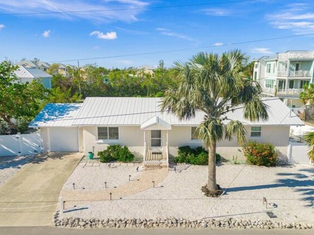 House for sale in Longboat Key