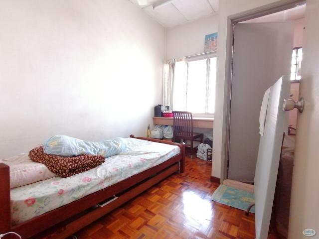 Room for rent in Country Heights Damansara, Kuala Lumpur