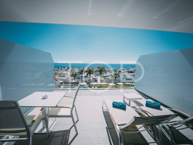 Piso en venta en La Caleta, Adeje