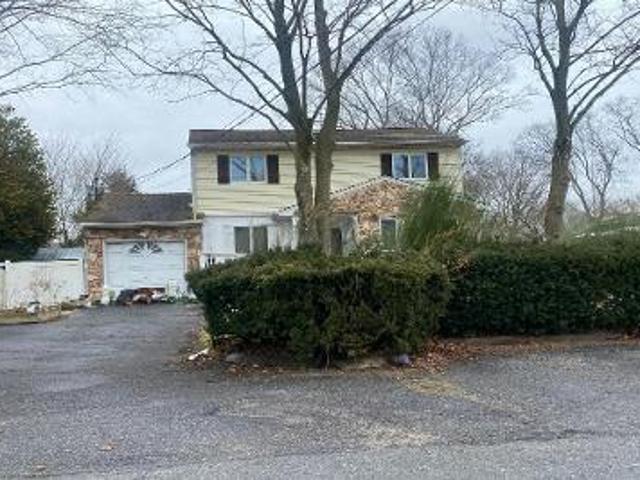 House for sale in Bohemia, New York