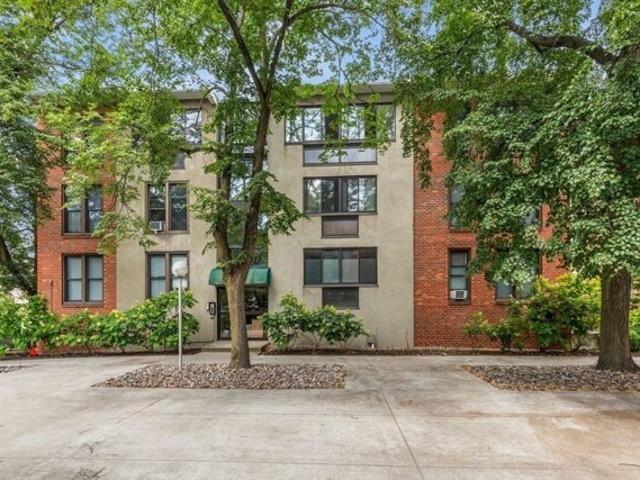 Condo for sale in Brookline