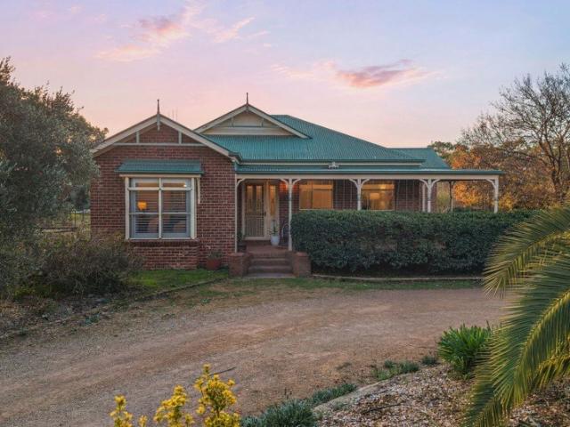 Cottage for sale in Bendigo, Victoria
