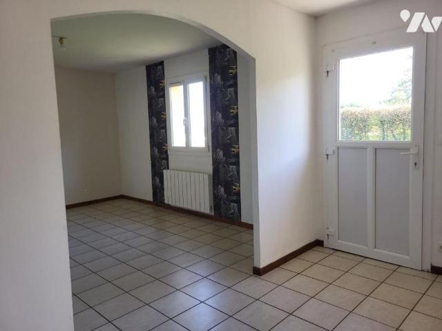 Maison location à Lotissement La Bruyère Fleurie, Dialan sur Chaîne