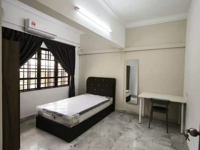Room for rent in Petaling, Damansara Damai