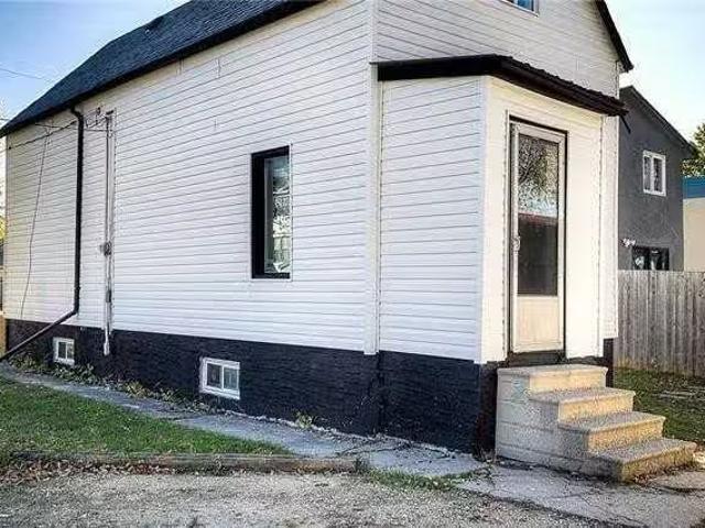 House for rent in East St. Paul, Manitoba