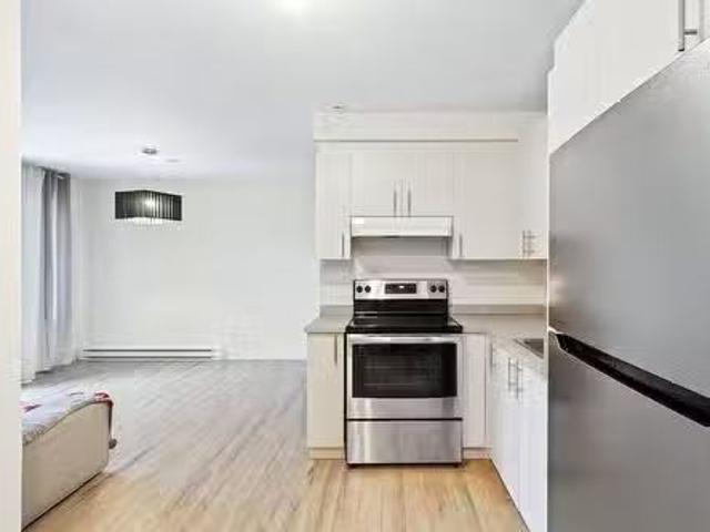 Apartment for rent in St. Leonard's, Quebec