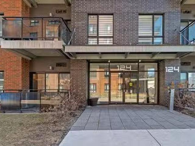 Condo for rent in Pointe-claire, Quebec