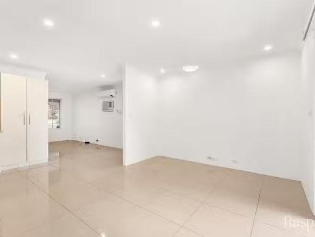 House for rent in Bibra Lake, Western Australia
