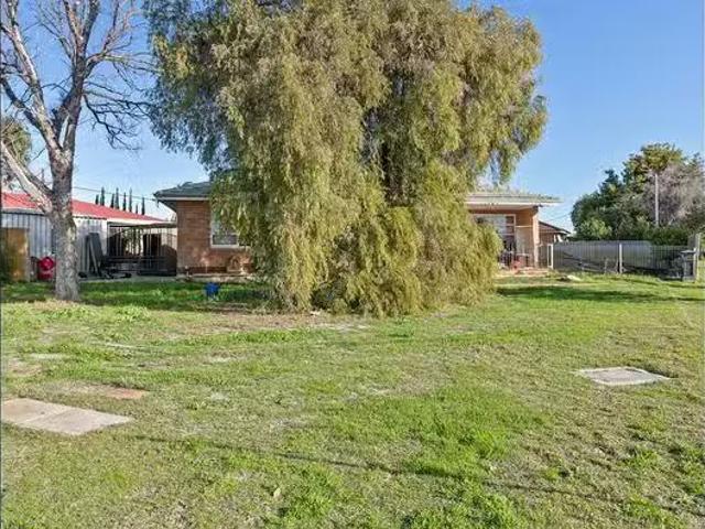 House for rent in Queens Park, Western Australia
