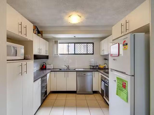 Apartment for rent in Toombul, Queensland