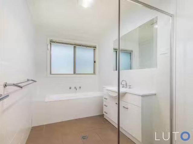 House for rent in Latham, Australian Capital Territory