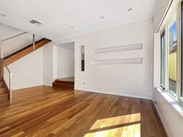 Condo for rent in Sydney, New South Wales
