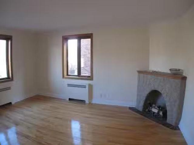 Apartment for rent in Mont-royal, Quebec