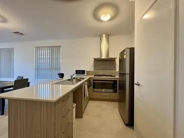 House for rent in Piara Waters, Western Australia