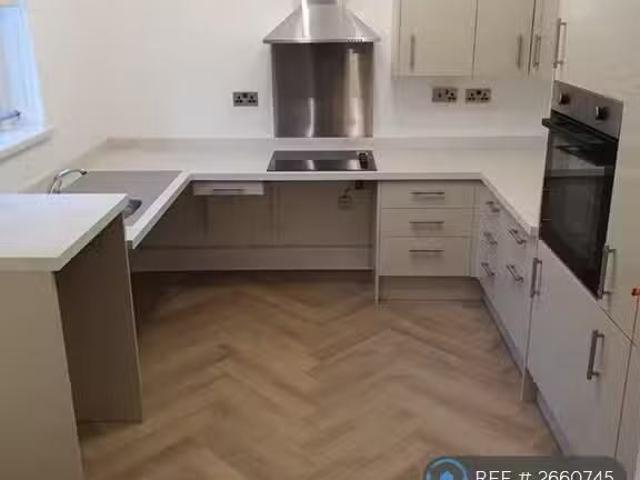 House for rent in Queen's Park, Blackburn
