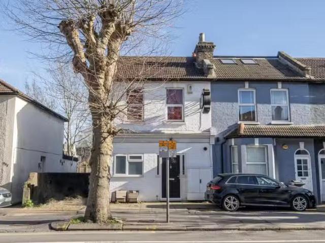 House for rent in London Borough of Croydon, Greater London