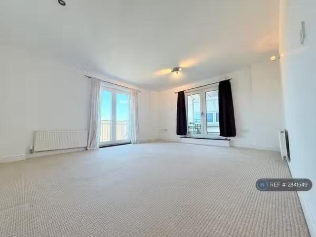 House for rent in Burnt Oak, Greater London