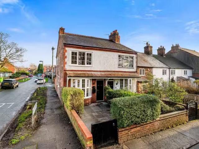 House for rent in Cuddington, Cheshire