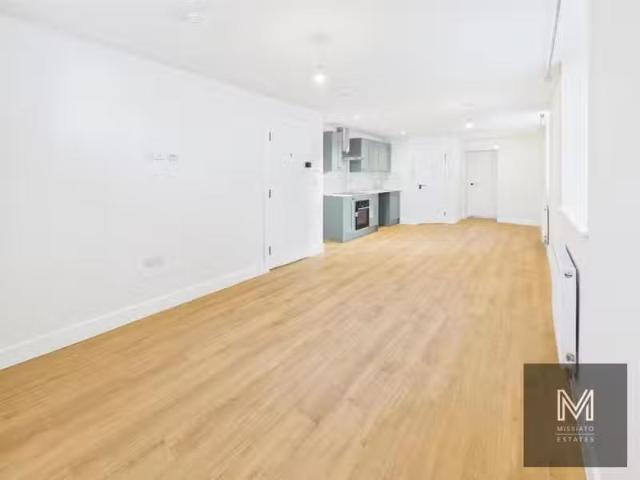 House for rent in Kingswood