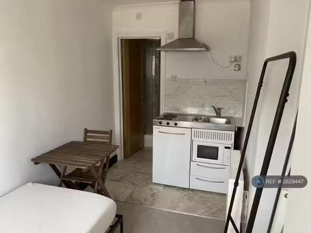 House for rent in Woodford Bridge, Greater London